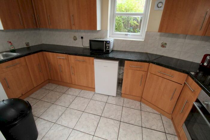 5 Bedroom Semi-Detached House To Rent In Trent Boulevard, West Bridgford, NG2