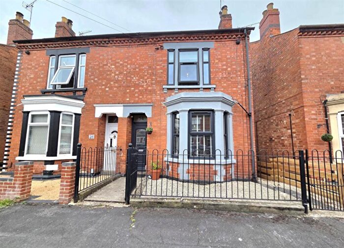 3 Bedroom Semi Detached House For Sale In Clegram Road, Gloucester, GL1