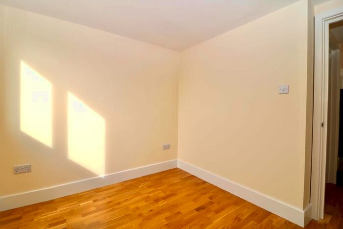 6 Bedroom Detached House To Rent In Gassiot Road, London, SW17