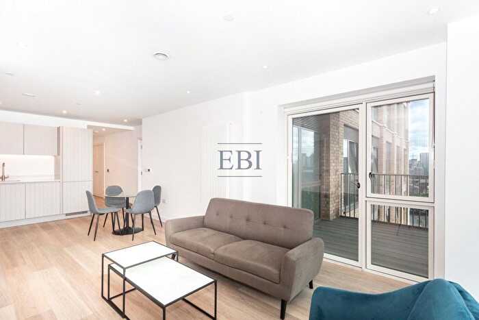 2 Bedroom Flat To Rent In Botanist House, Seagull Lane, Custom House, E16