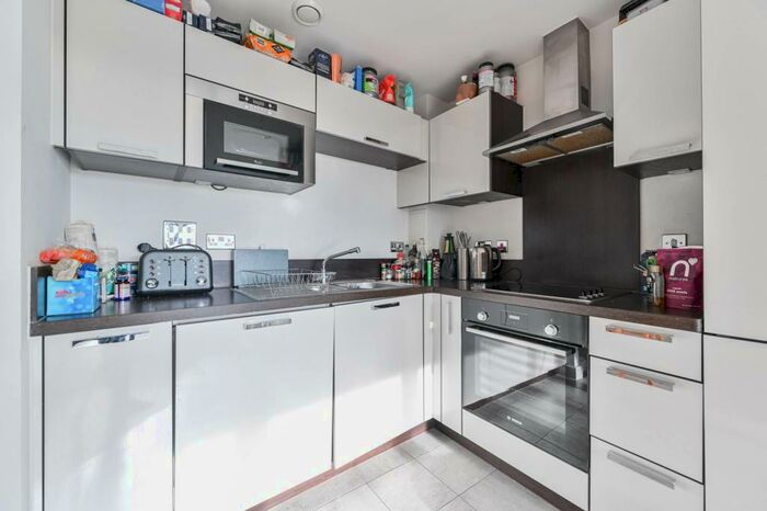 1 Bedroom Flat To Rent In Surrey Quays Road, Canada Water, London, SE16