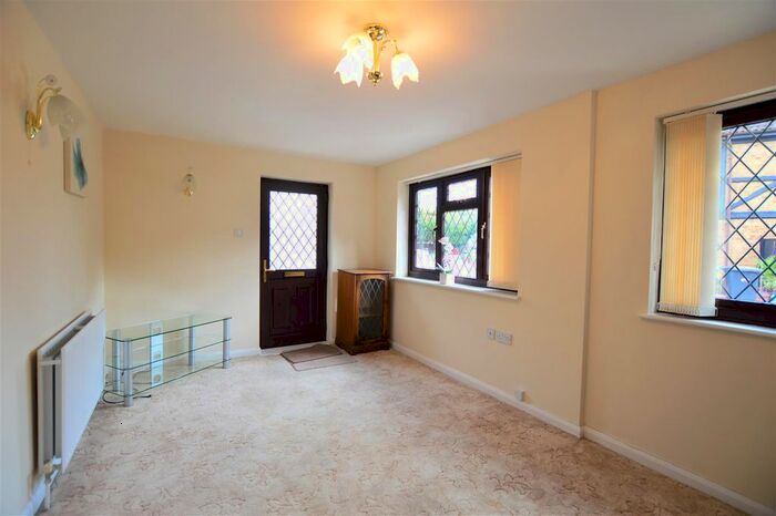 1 Bedroom Bungalow To Rent In Magnolia Gardens, Slough, SL3