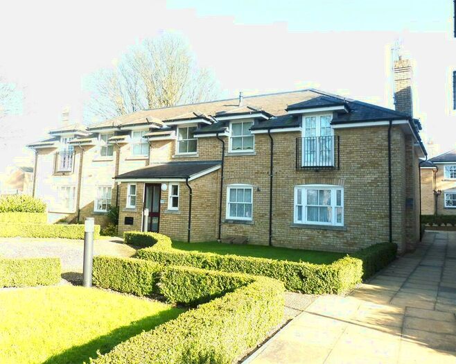 2 Bedroom Apartment To Rent In Queensway, Hemel Hempstead, HP2