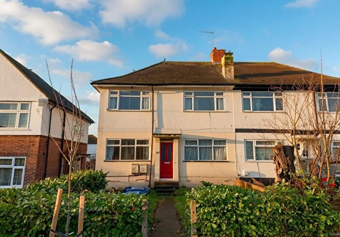 2 Bedroom Flat For Sale In Goring Way, Greenford, Middlesex, UB6