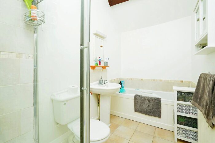 2 Bedroom Barn Conversion For Sale In Priory Lane, Bicester, OX26