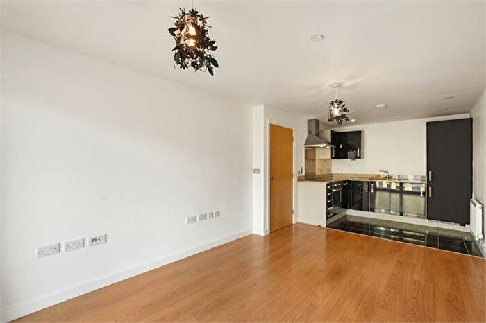 2 Bedroom Flat To Rent In Barge Walk, North Greenwich, London, SE10