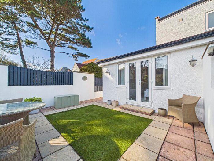 2 Bedroom Apartment For Sale In Clifton Road, Southbourne, Bournemouth, Dorset, BH6