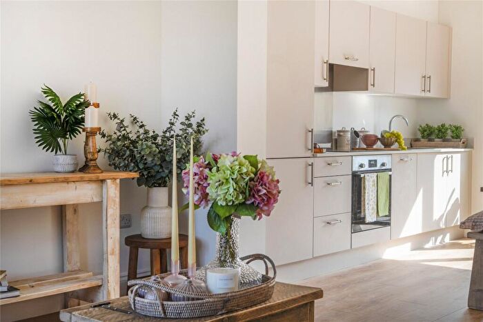 3 Bedroom End Of Terrace House For Sale In Guildford Road, Runfold, Farnham, Surrey, GU10