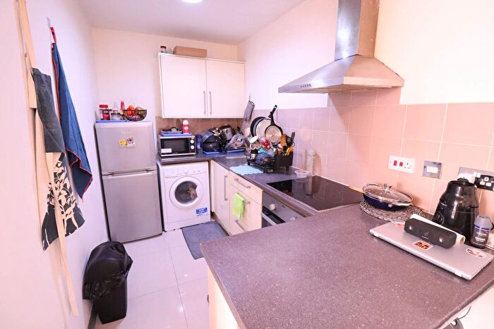 1 Bedroom Flat To Rent In Buckingham Place, High Wycombe, HP13