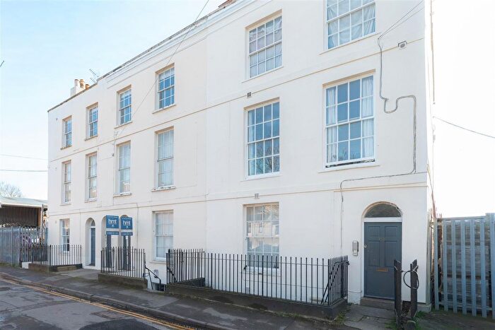 1 Bedroom Flat To Rent In Sherborne Place, Cheltenham, GL52
