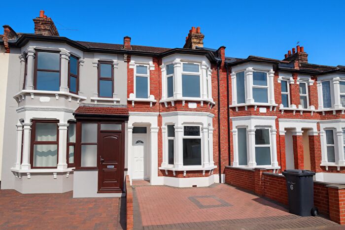 3 Bedroom Terraced House To Rent In Staines Road, Ilford, IG1