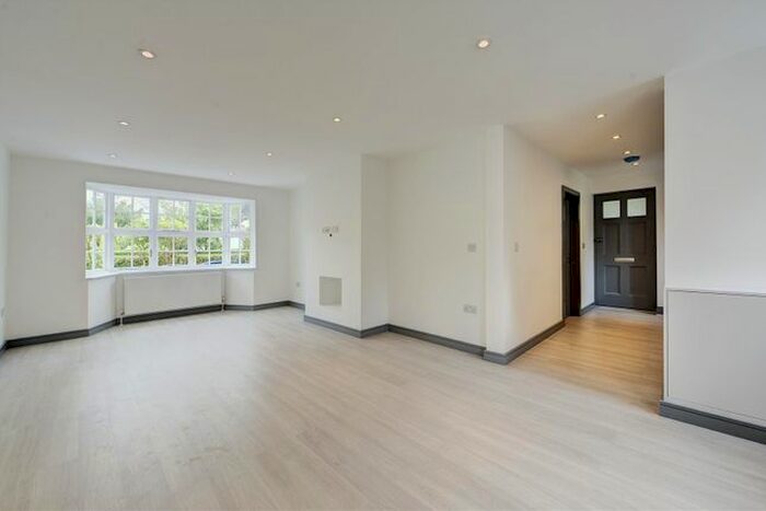3 Bedroom Semi-Detached House To Rent In Brookland Rise, Hampstead Garden Suburb, NW11