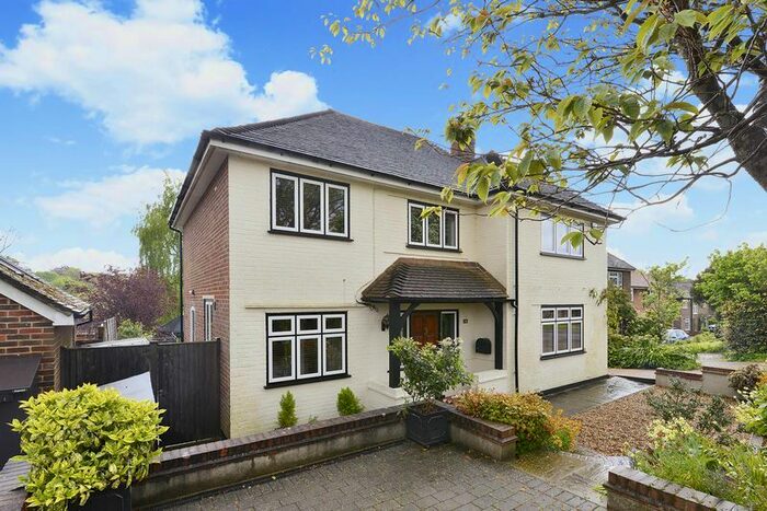 4 Bedroom Detached House To Rent In Hawthorn Road, Godalming GU7