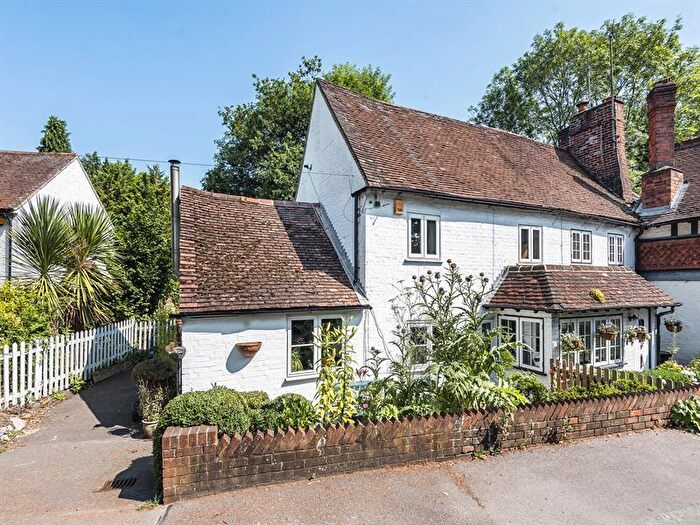 3 Bedroom Semi Detached House For Sale In Bath Road, Calcot, Reading, RG31