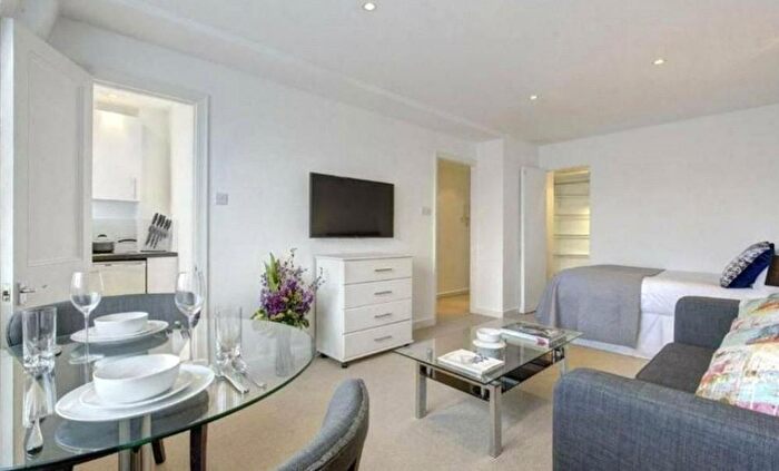 1 Bedroom Flat To Rent In Hill Street, Mayfair, London, W1J