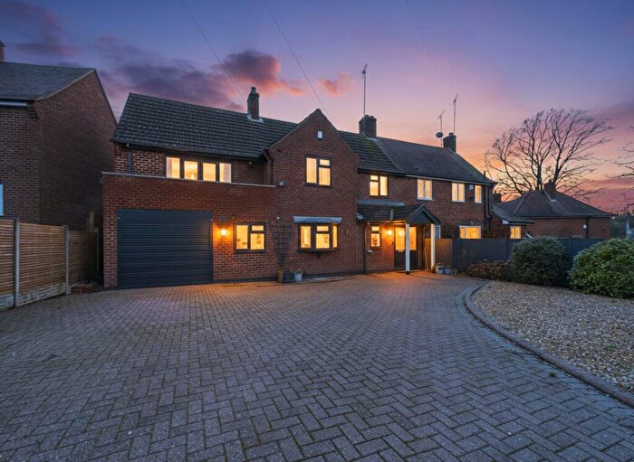 4 Bedroom Semi Detached House For Sale In Park Avenue, Woodborough, Nottingham, NG14