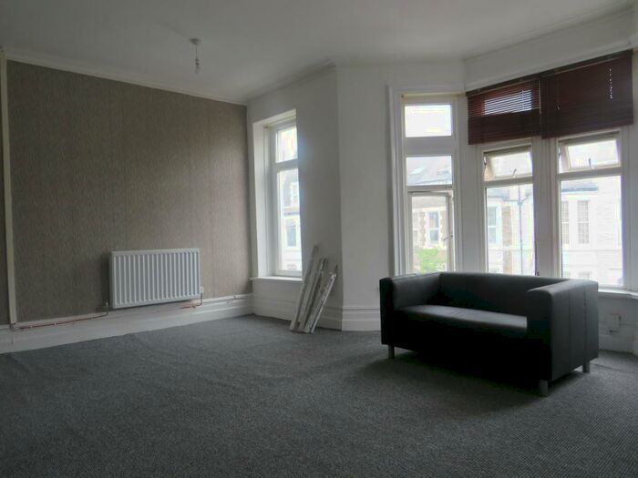 4 Bedroom Apartment To Rent In Claude Road, Cardiff, CF24