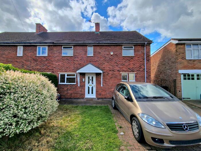 3 Bedroom Semi-Detached House To Rent In Myrtle Avenue, Birstall, Leicester, LE4