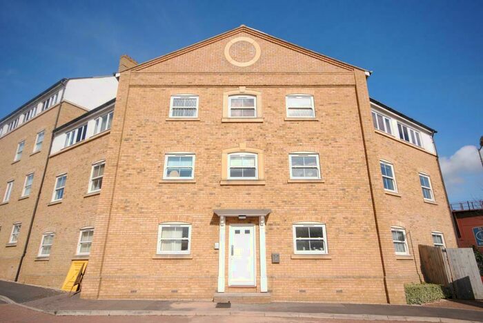 2 Bedroom Apartment To Rent In Holden Close, Braintree, Essex, CM7