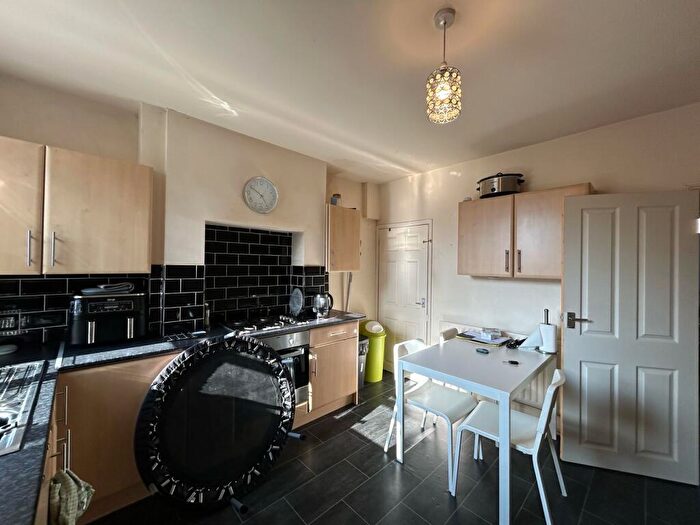 3 Bedroom End Of Terrace House To Rent In Park Road, Carlton, NG4