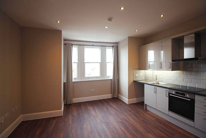 1 Bedroom Flat To Rent In Silver Street, Enfield, EN1