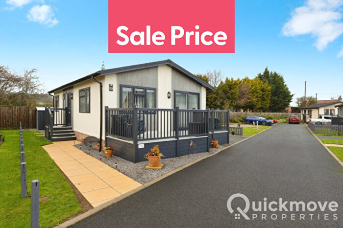 2 Bedroom Park Home For Sale In Darlington, County Durham, DL2
