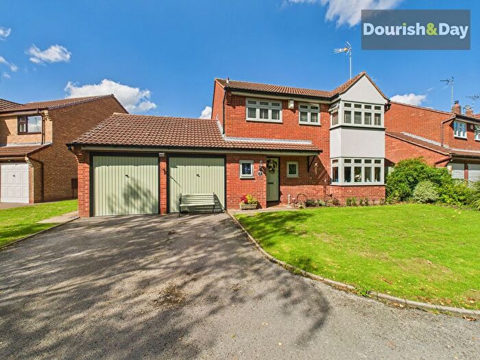 4 Bedroom Detached House For Sale In Ardingley Avenue, Stafford, ST17