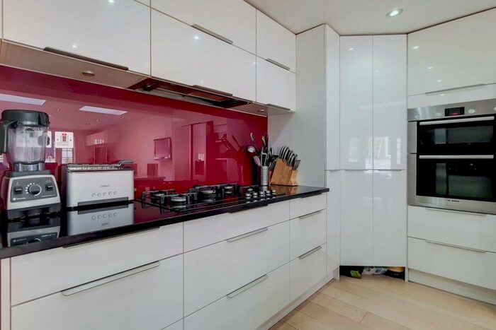 5 Bedroom Terraced House To Rent In Cloister Road, Barnet, London, NW2