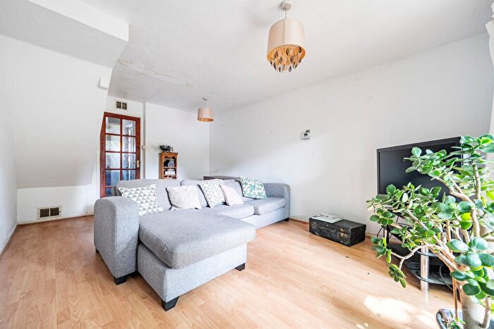 2 Bedroom Terraced House For Sale In Stonefield Park, Maidenhead, SL6