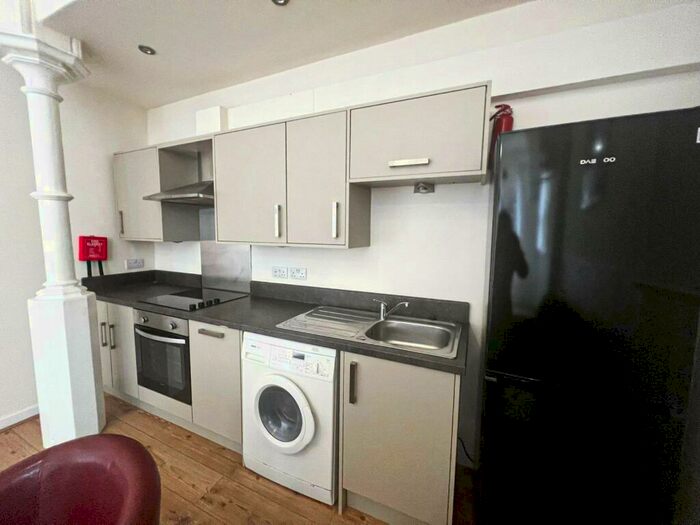2 Bedroom Apartment To Rent In Holderness Road, Hull, HU9
