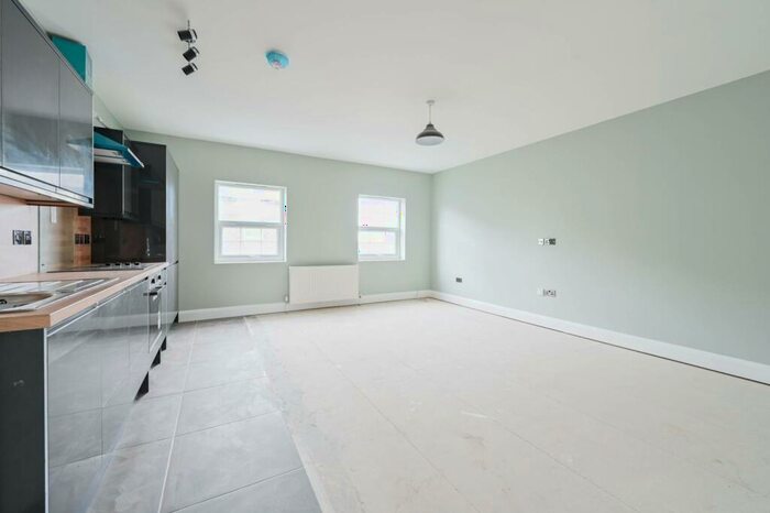 Studio To Rent In St. James'S Street, London, , Walthamstow, London, E17