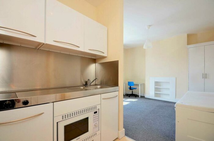 Studio To Rent In Hardman Road, Kingston, Kingston Upon Thames, KT2