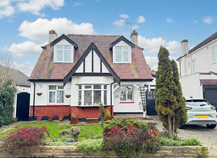 3 Bedroom Detached House For Sale In *Marine Estate * Western Road, Leigh On Sea, SS9