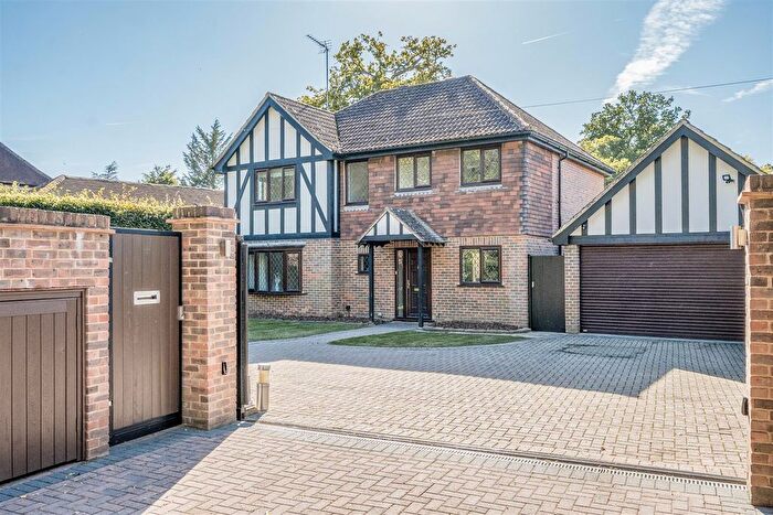 4 Bedroom Detached House For Sale In Ockham Road South, East Horsley, KT24
