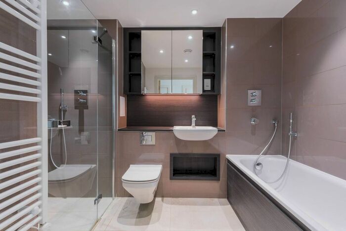 1 Bedroom Flat To Rent In Cable Walk, Greenwich, London, SE10