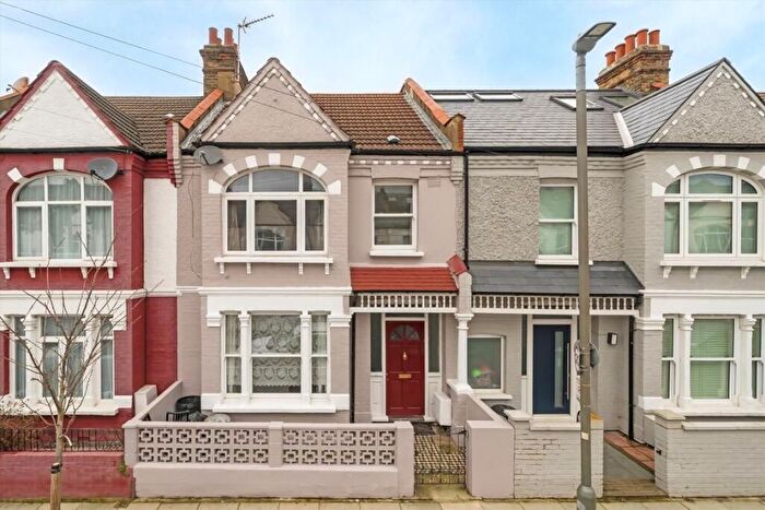 3 Bedroom Property To Rent In Undine Street, London, SW17
