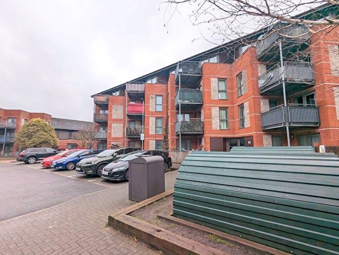 2 Bedroom Flat To Rent In Lewin Terrace, Bedfont, TW14