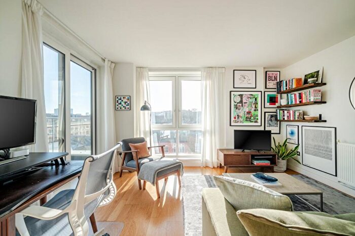 1 Bedroom Flat For Sale In Goswell Road, Clerkenwell, London, EC1V