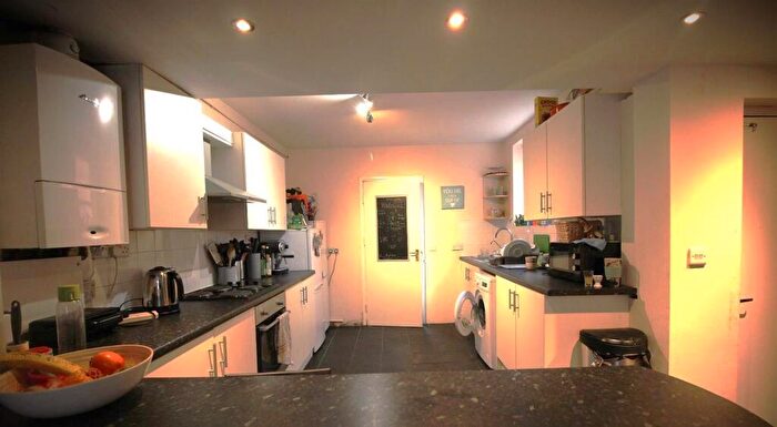 6 Bedroom Terraced House To Rent In **£pppw Excl Bills** Bed House, NG7
