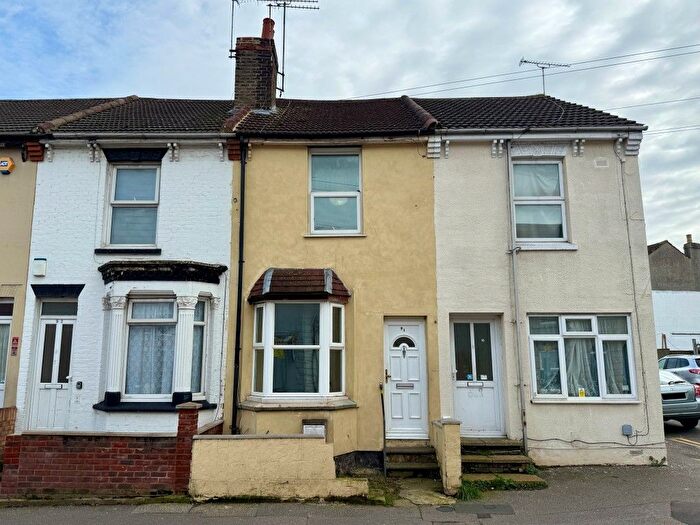 2 Bedroom Terraced House For Sale In Richmond Road, Gillingham, Kent, ME7