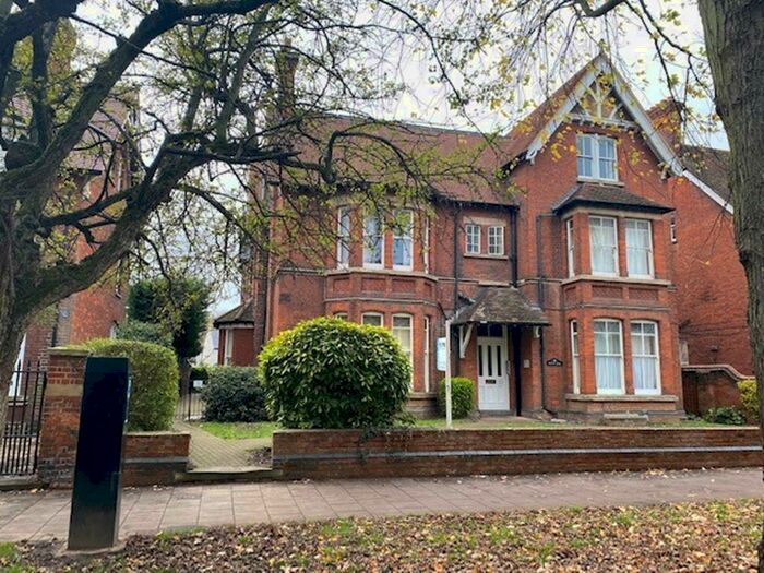 2 Bedroom Property To Rent In Flat De Parys Avenue, Bedford, MK40