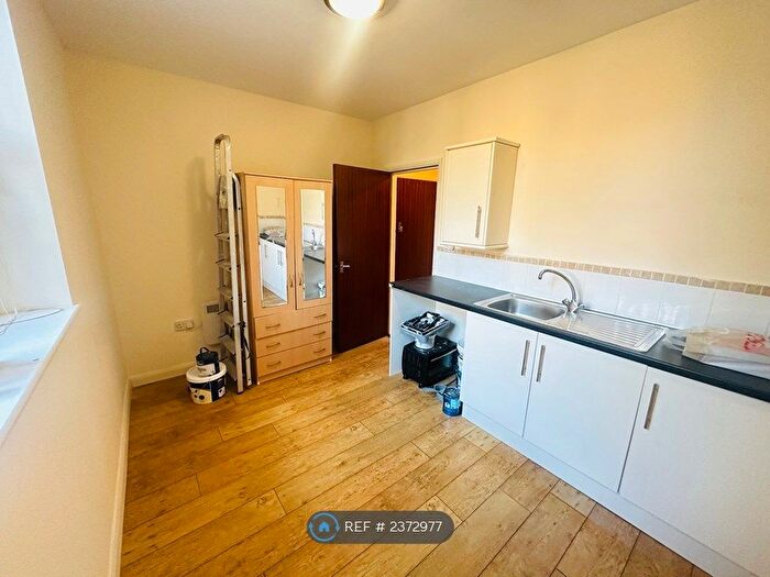 Studio To Rent In Eastern Avenue, London, RM1