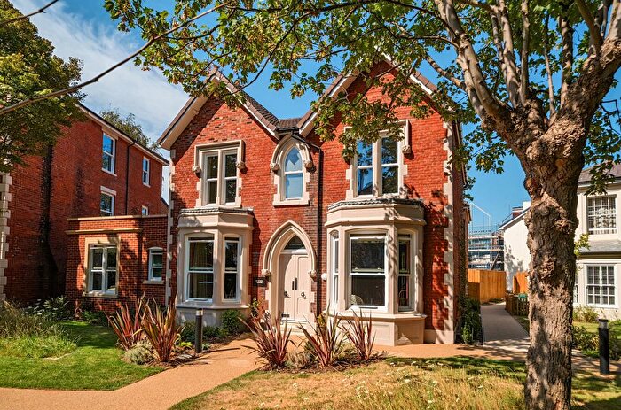 2 Bedroom Flat For Sale In Juniper Gardens, Southsea, Hampshire, PO5
