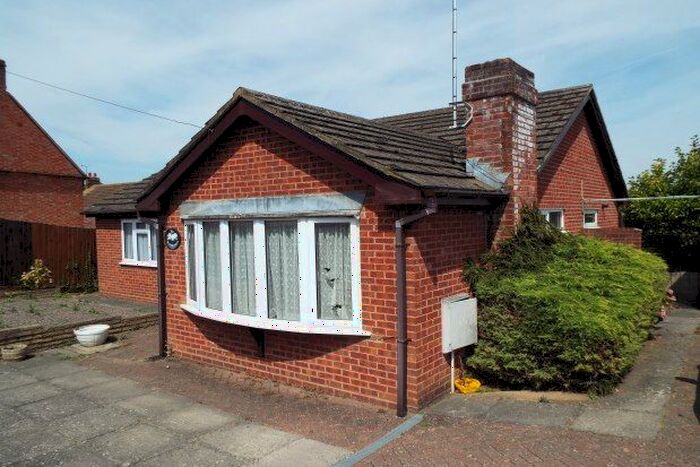 2 Bedroom Bungalow To Rent In Bourton Road, Buckingham, MK18