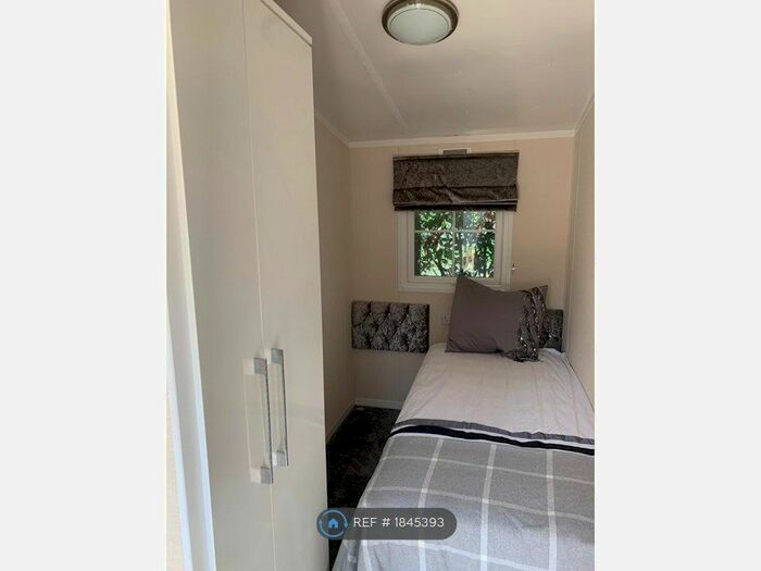 2 Bedroom Mobile/park Home To Rent In Baughurst, Baughurst, RG26