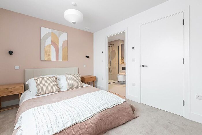 3 Bedroom Flat For Sale In Lumina Court, Orpington, BR6