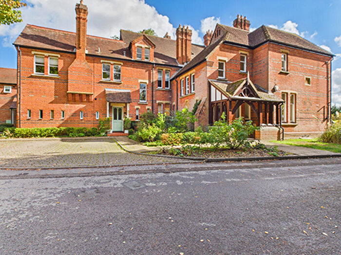 1 Bedroom Flat For Sale In Church Mews, Woodley, RG5