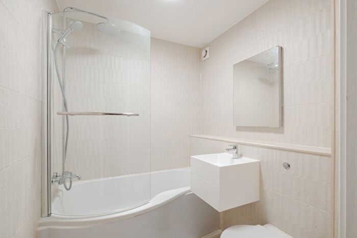 1 Bedroom Flat To Rent In Southgate Road, London, N1