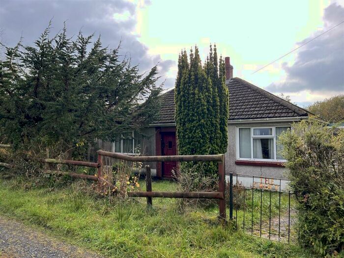 3 Bedroom Detached Bungalow For Sale In Cefneithin, Llanelli, SA14
