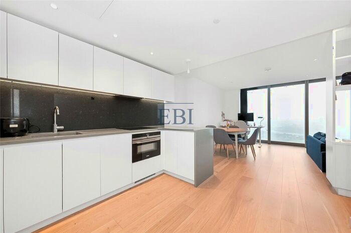 1 Bedroom Apartment To Rent In Landmark Pinnacle, Marsh Wall, Canary Wharf, E14
